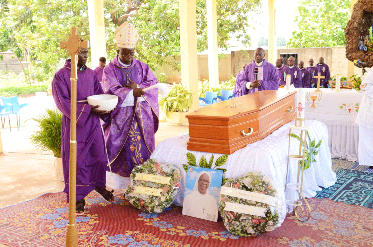 Obsèques de Mère Catherine Kouagou