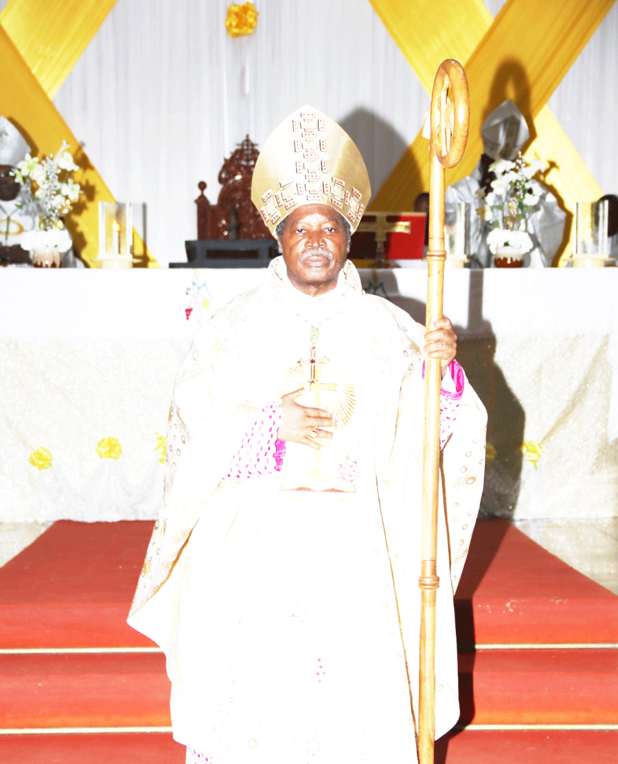 Mgr Eugène Cyrille Houndékon célèbre 40 ans de sacerdoce