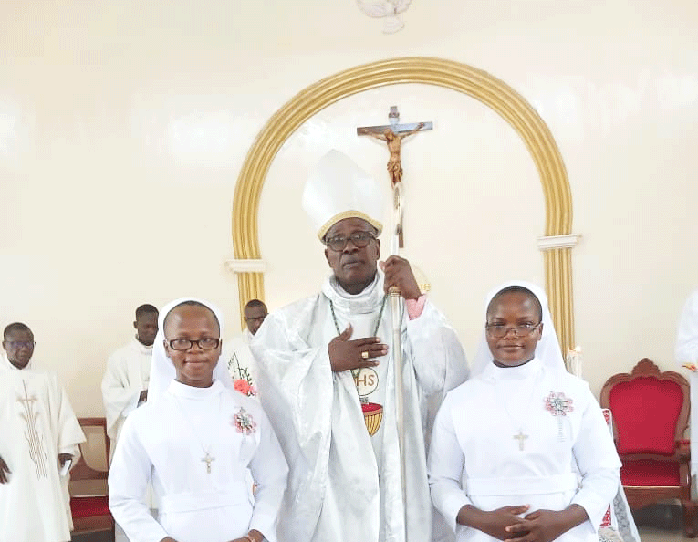 Première profession religieuse de Fernande et Ida